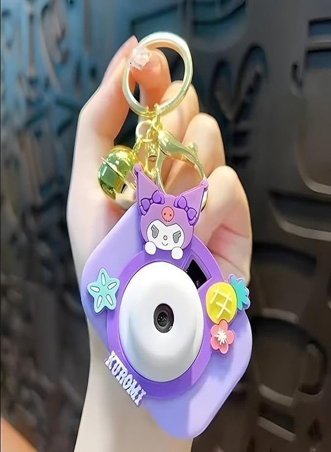 درامستون لعبة كاميرا بروجكتور صغيرة للأطفال والفتيات من درامستون 5+5 | سلسلة مفاتيح كاواي لطيفة مع عرض ضوئي وجرس | لعبة كرتونية متعددة الألوان ممتعة للحقائب والأكياس والهدايا - Image 1